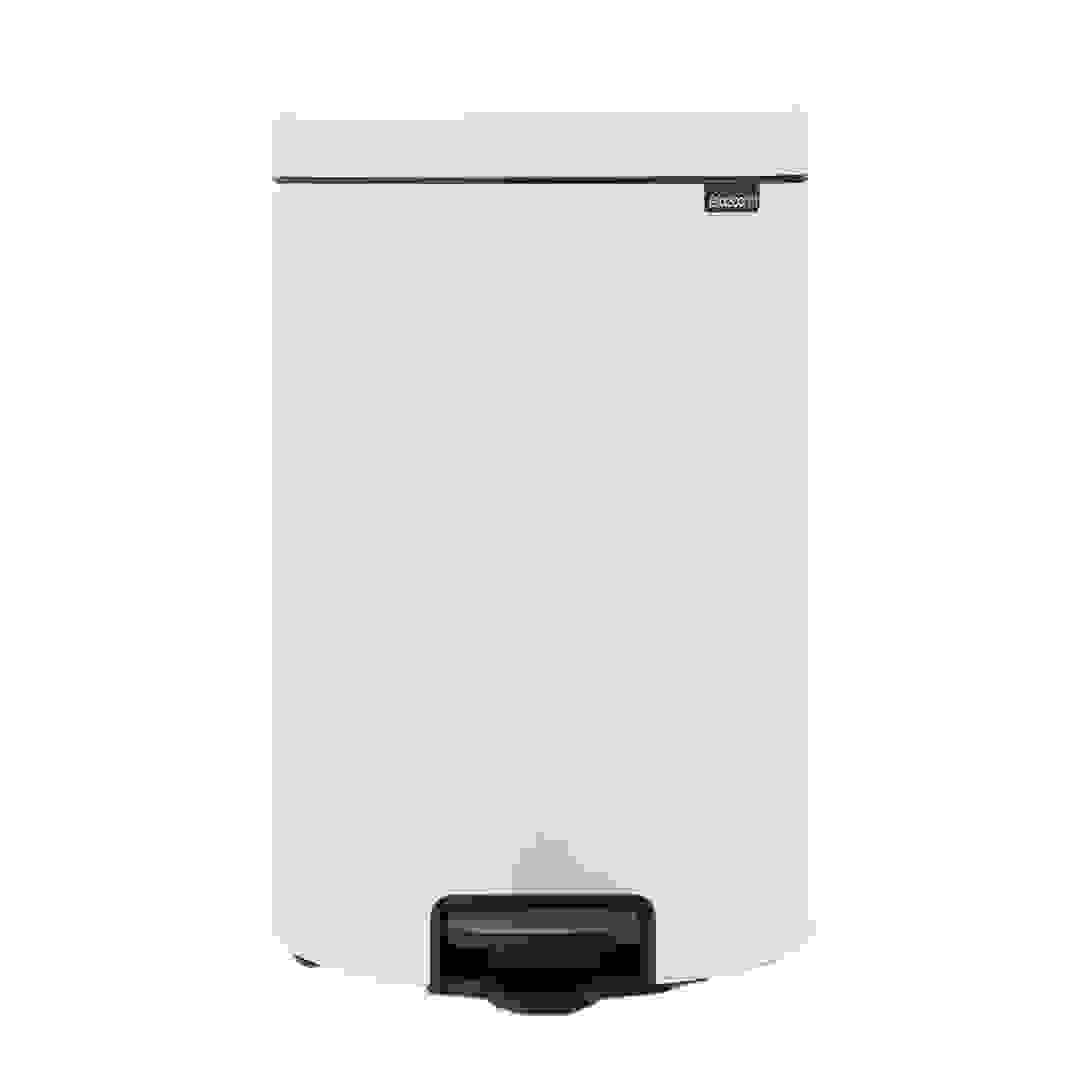 صندوق قمامة بدواسة برابانتيا نيو أيكون (أبيض، 20 لتر)